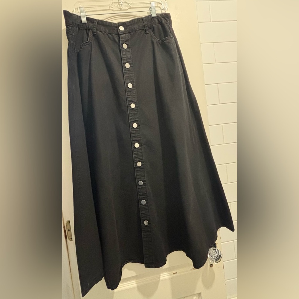 Button Front A-line Denim Skirt (Black)